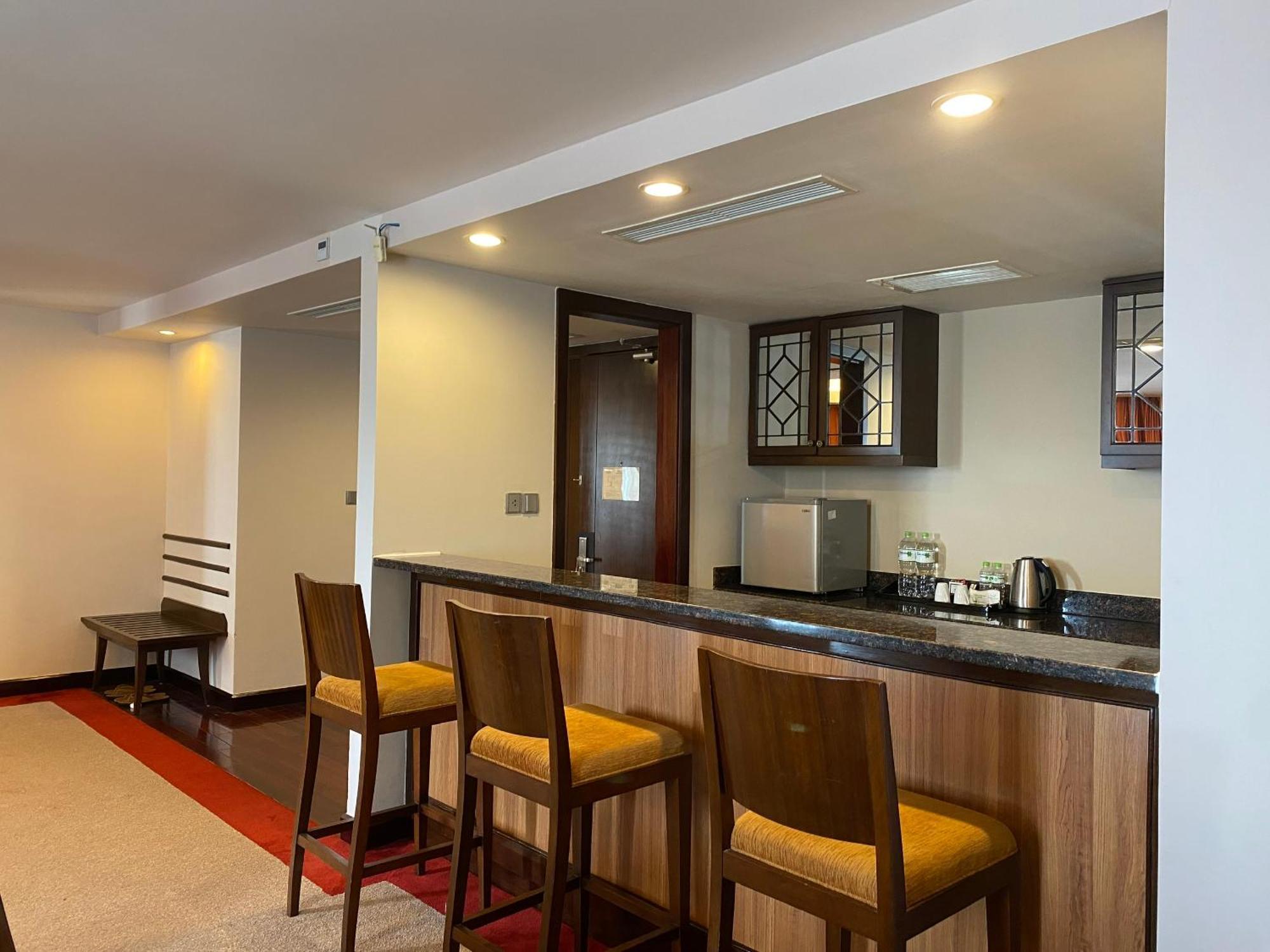 Muong Thanh Holiday Hue Hotel Rum bild