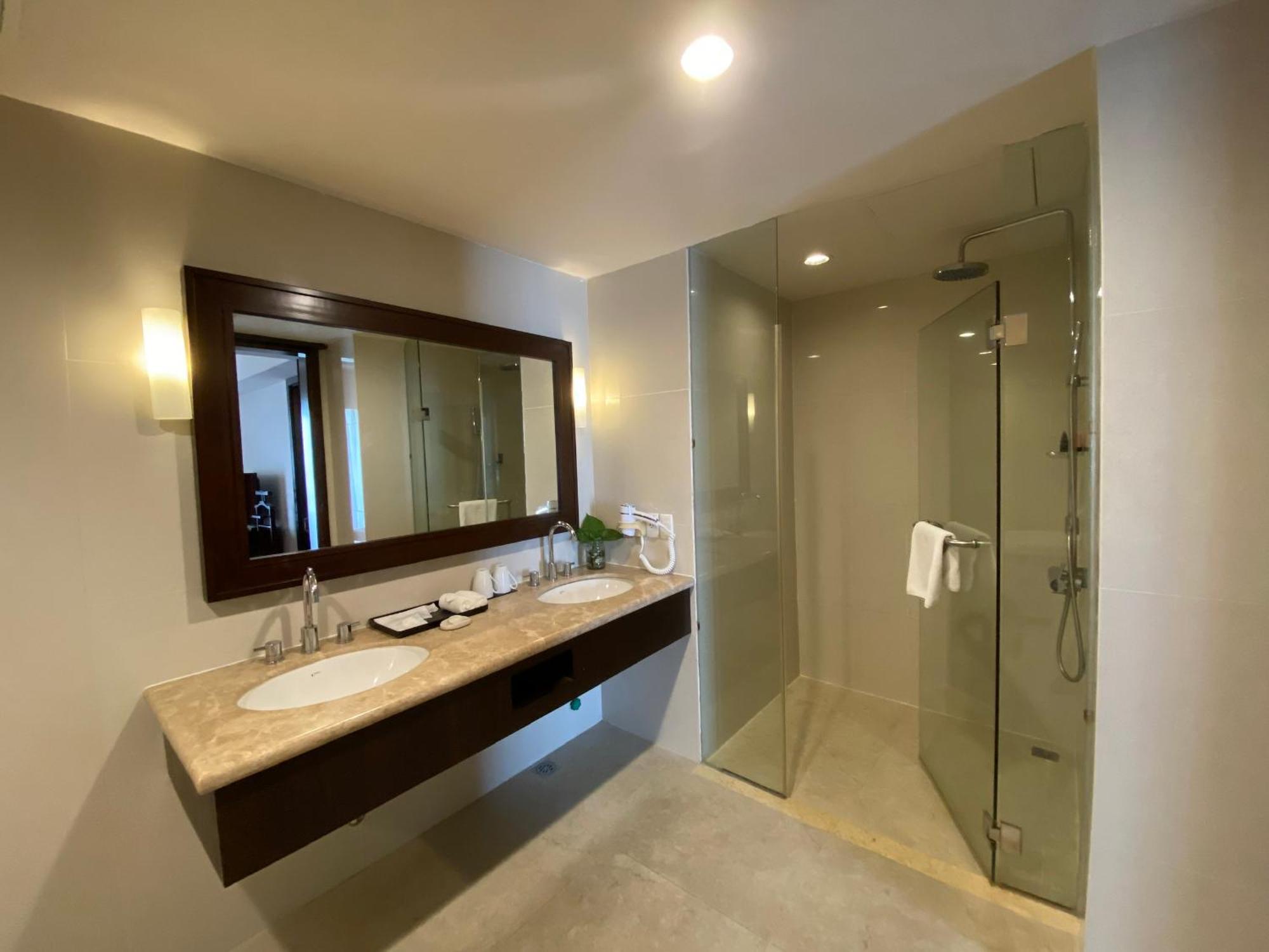 Muong Thanh Holiday Hue Hotel Rum bild