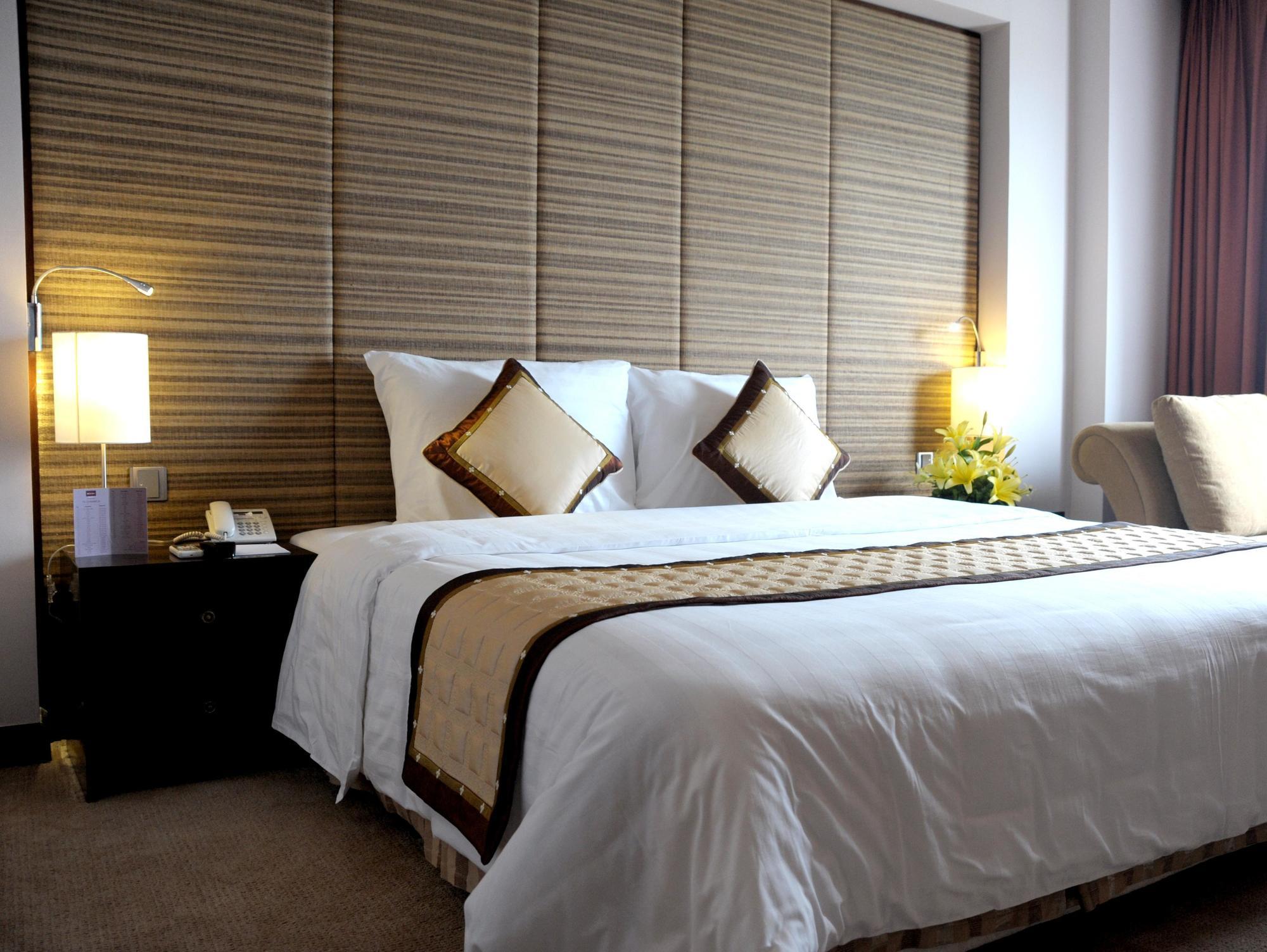Muong Thanh Holiday Hue Hotel Exteriör bild