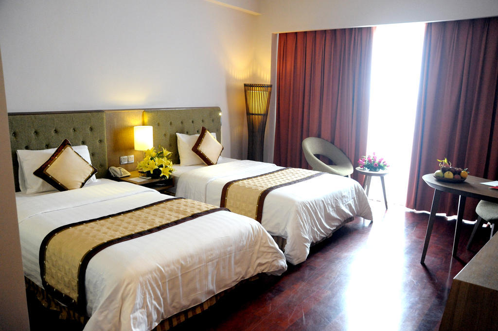 Muong Thanh Holiday Hue Hotel Exteriör bild