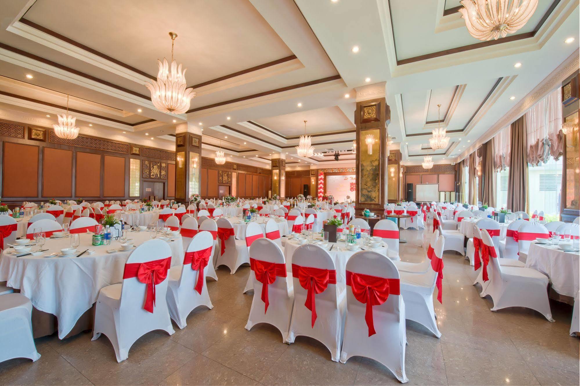 Muong Thanh Holiday Hue Hotel Exteriör bild