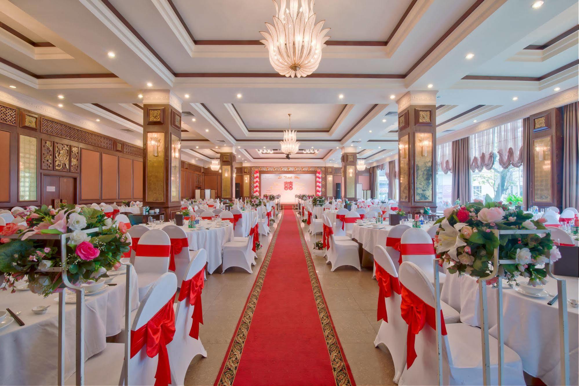 Muong Thanh Holiday Hue Hotel Exteriör bild