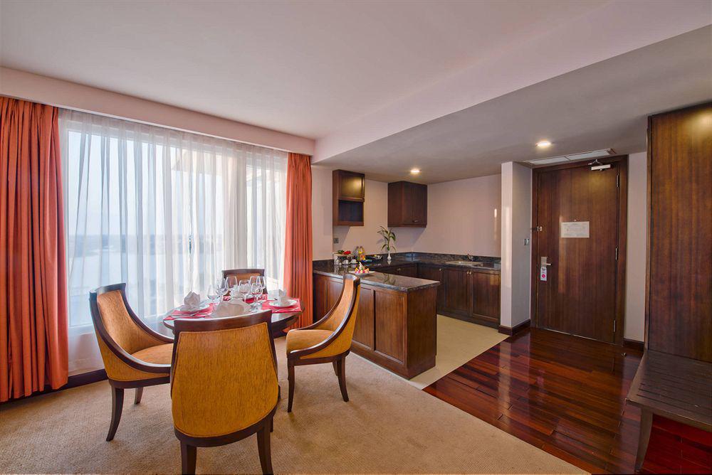 Muong Thanh Holiday Hue Hotel Exteriör bild